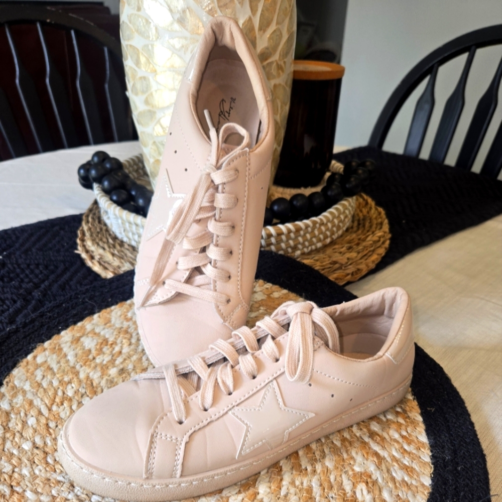 🩷Vintage Havana Carla Bone tennis shoes